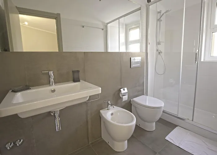 住宿加早餐酒店 San Carlo 拉默齐亚泰尔默